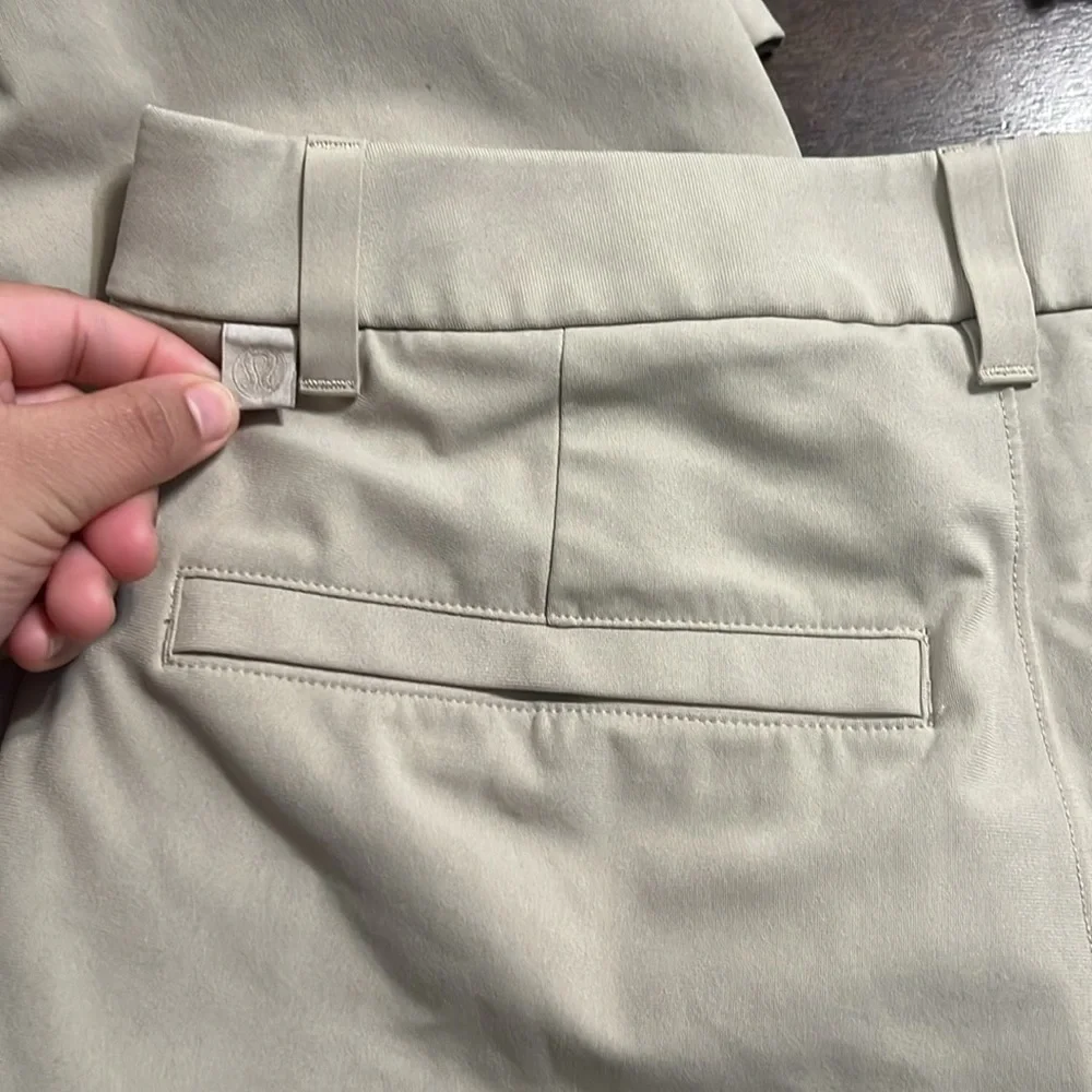 Lululemon men kaki pants